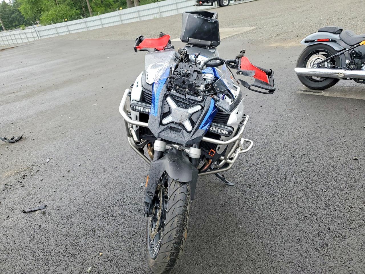 2025 BMW R 1300 Gs Adventure - Image 2