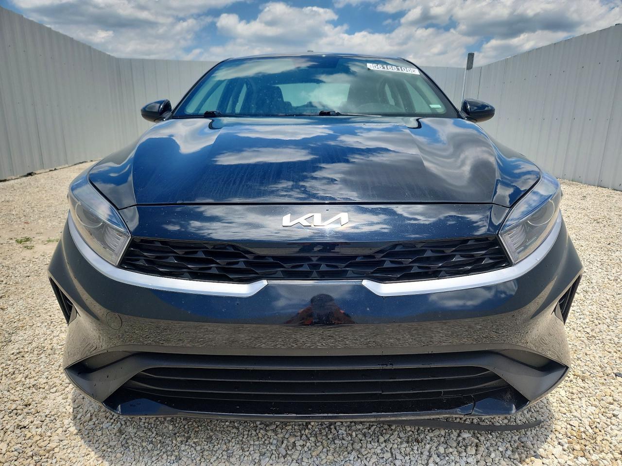 2024 Kia Forte Lxs - Image 5