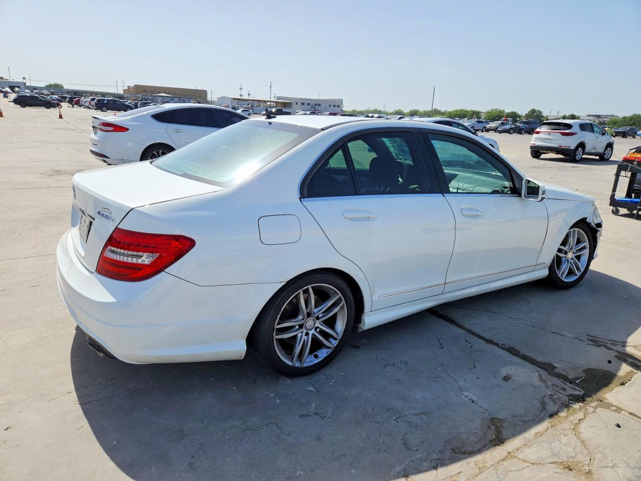 2013 Mercedes-Benz C 300 4Matic - Фото 3
