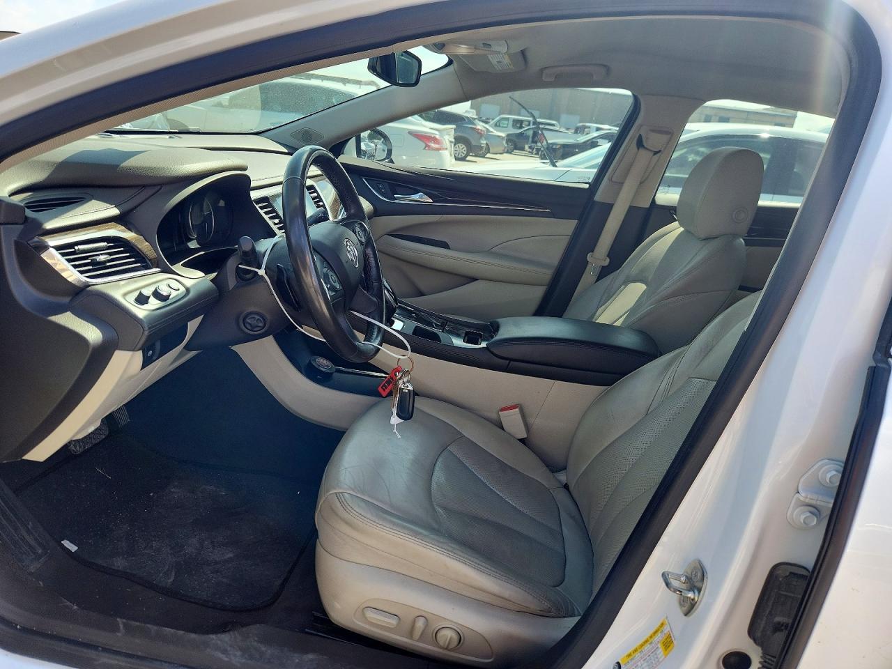 2017 Buick Lacrosse Essence - Image 7