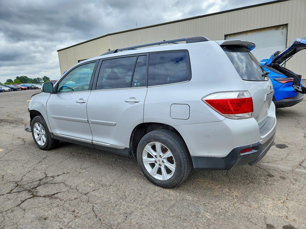 2011 Toyota Highlander Se - Фото 2