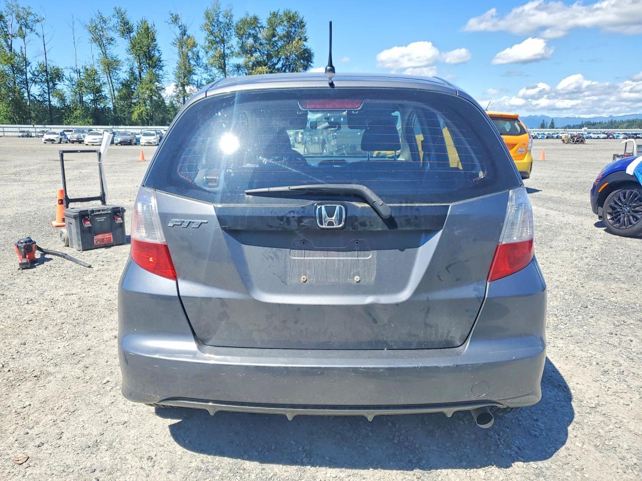 2013 Honda Fit - Image 6