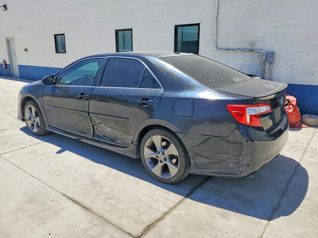 2013 Toyota Camry Se V6 - Image 2