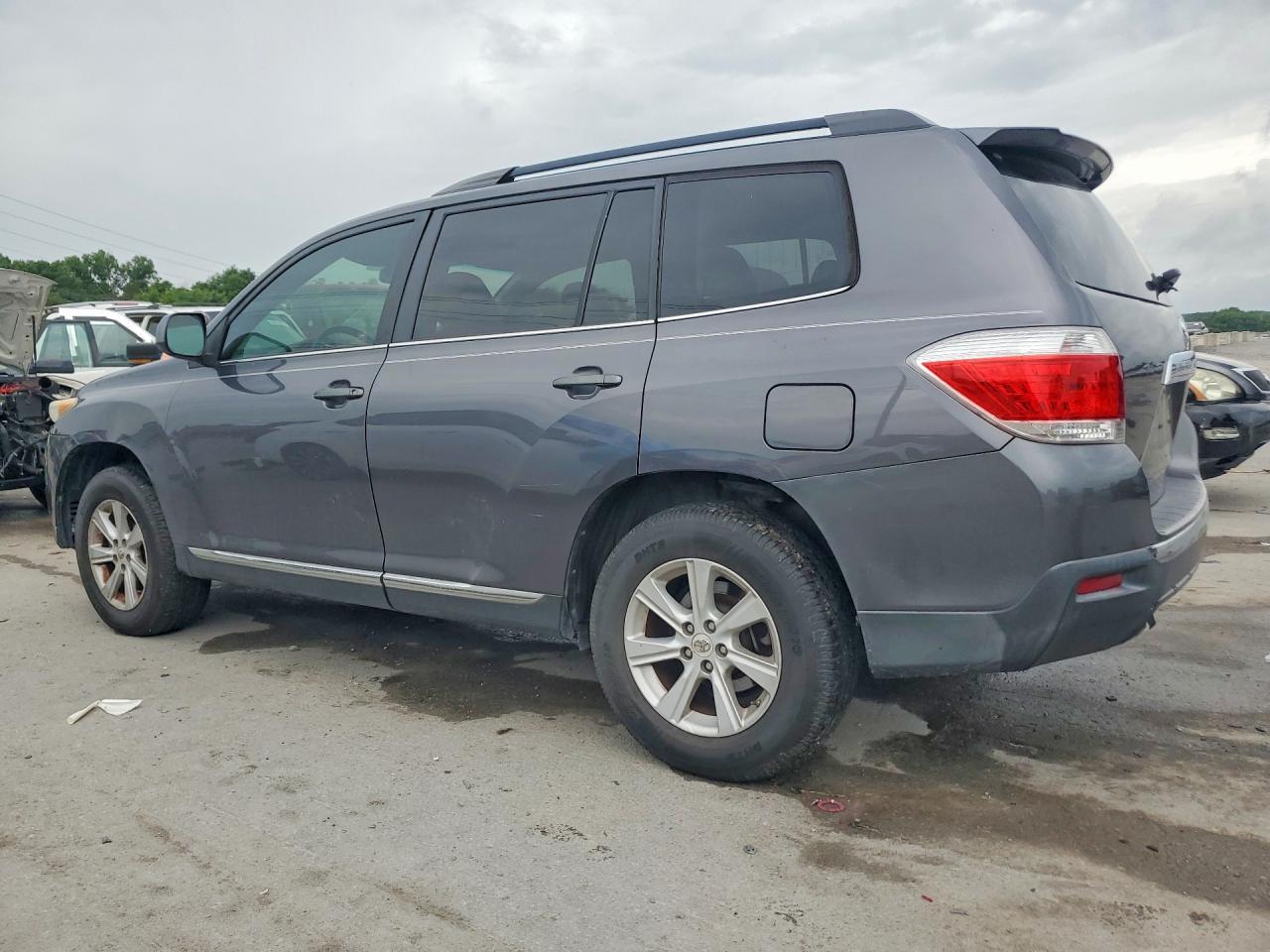 2011 Toyota Highlander Se - Image 2