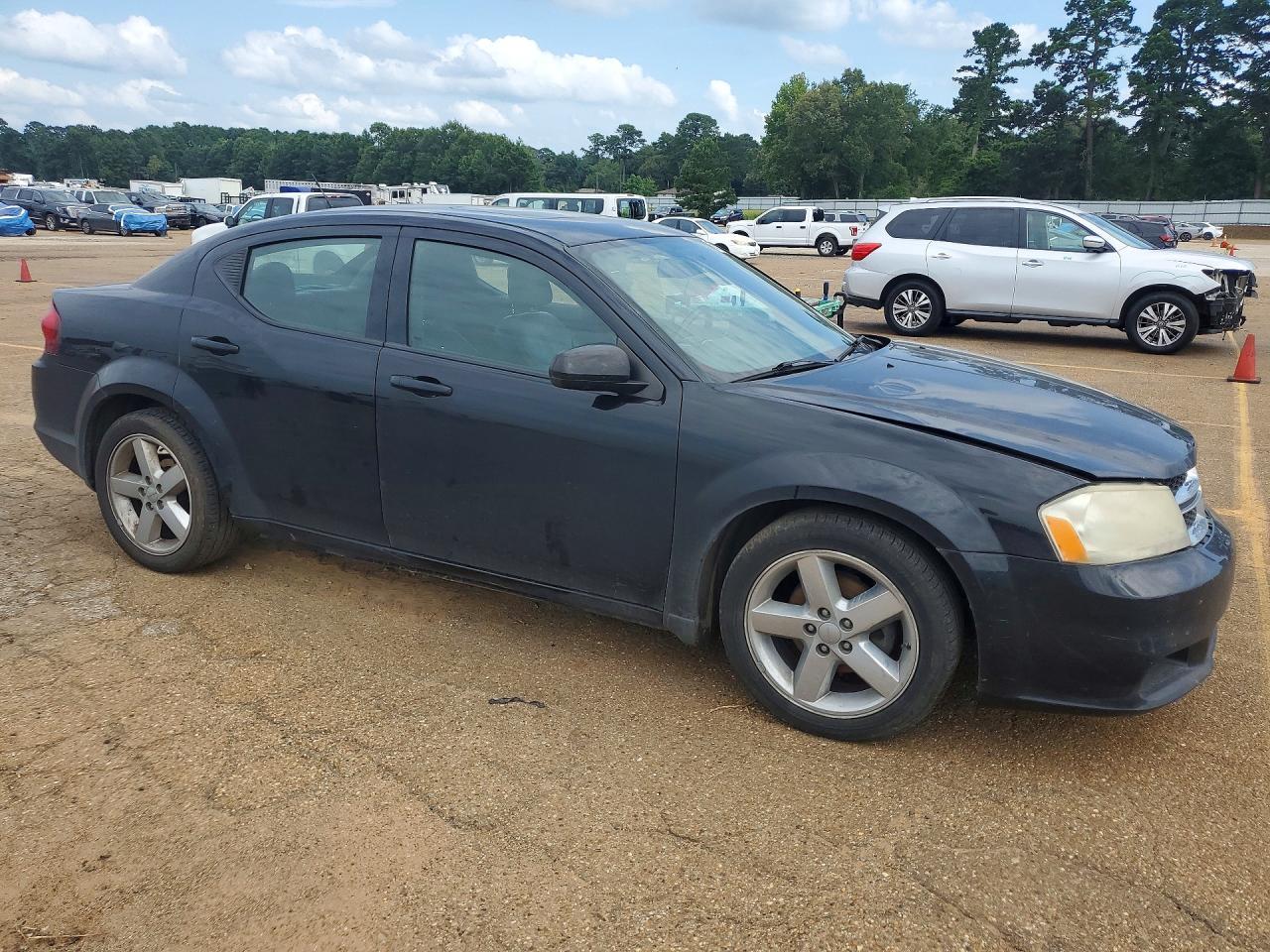 2011 Dodge Avenger - Image 4