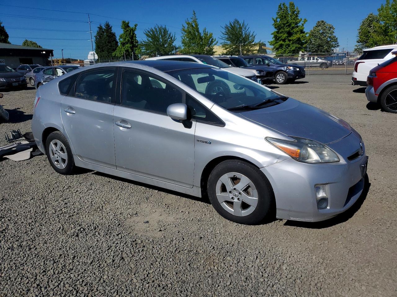 2010 Toyota Prius Iii - Image 4