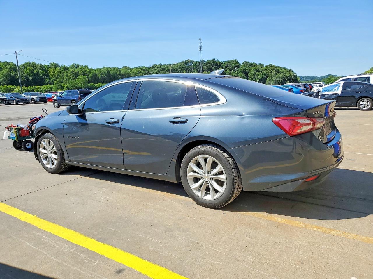 2021 Chevrolet Malibu Lt - Фото 2