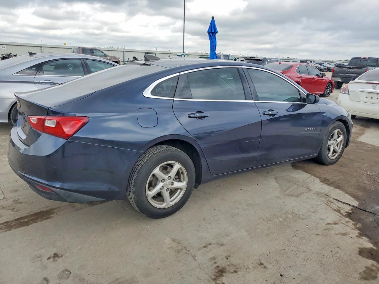 2016 Chevrolet Malibu Ls - Image 3