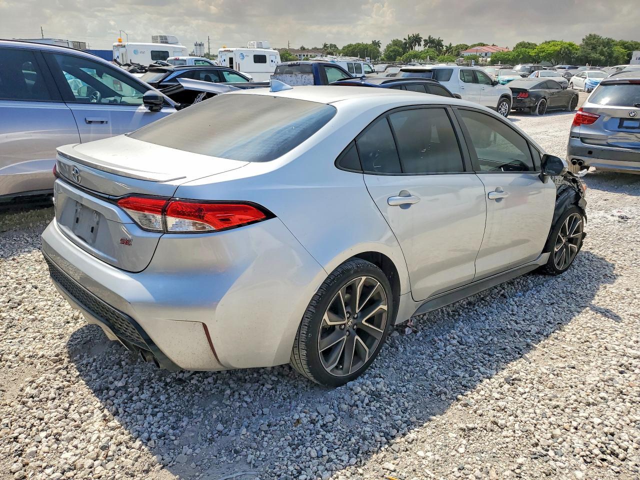 2020 Toyota Corolla Se - Фото 3