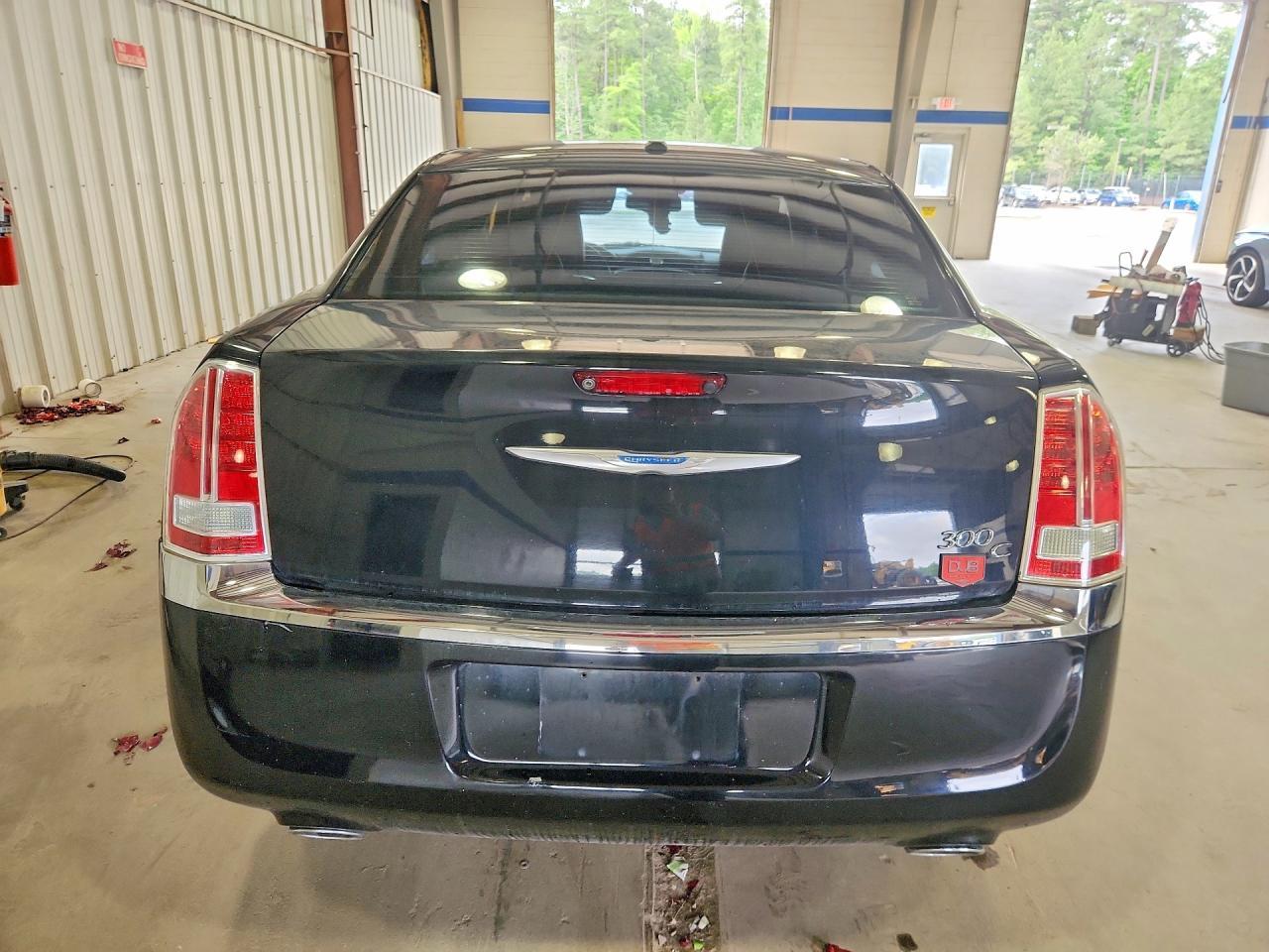 2012 Chrysler 300C - Фото 6