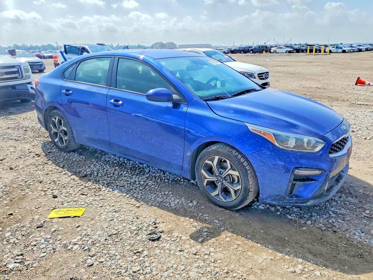 2021 Kia Forte Lxs - Фото 4