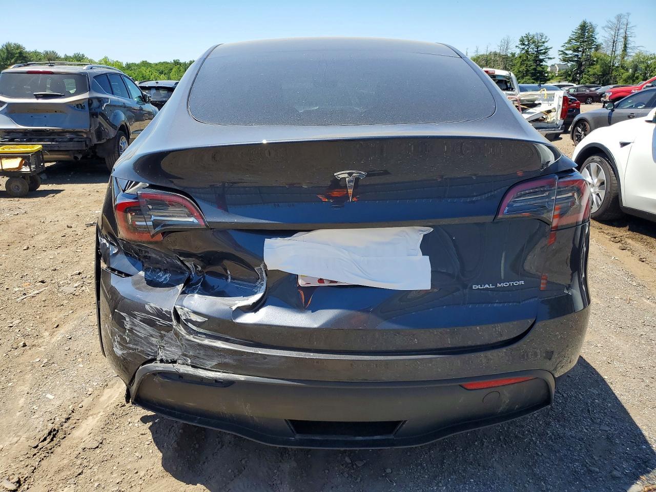 2024 Tesla Model Y - Image 6