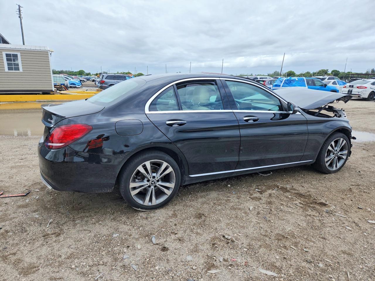 2019 Mercedes-Benz C 300 4Matic - Фото 3
