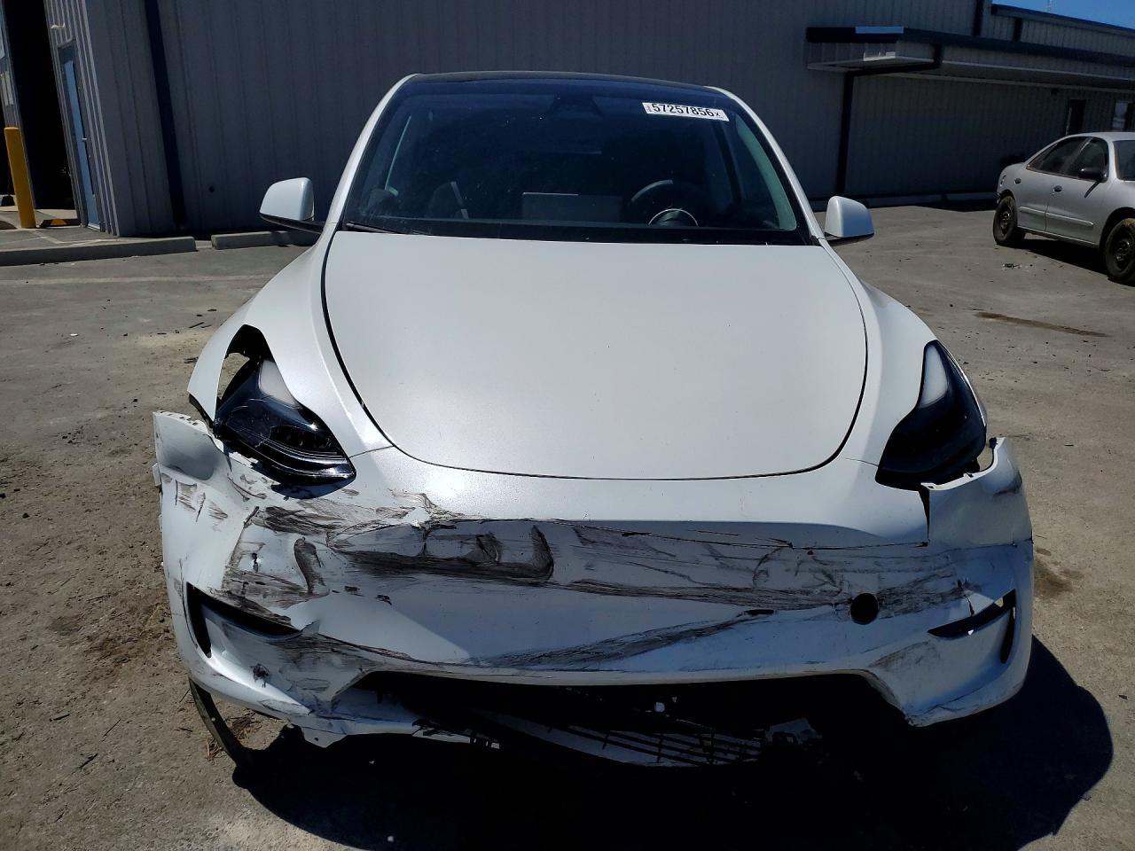 2024 Tesla Model Y - Image 5