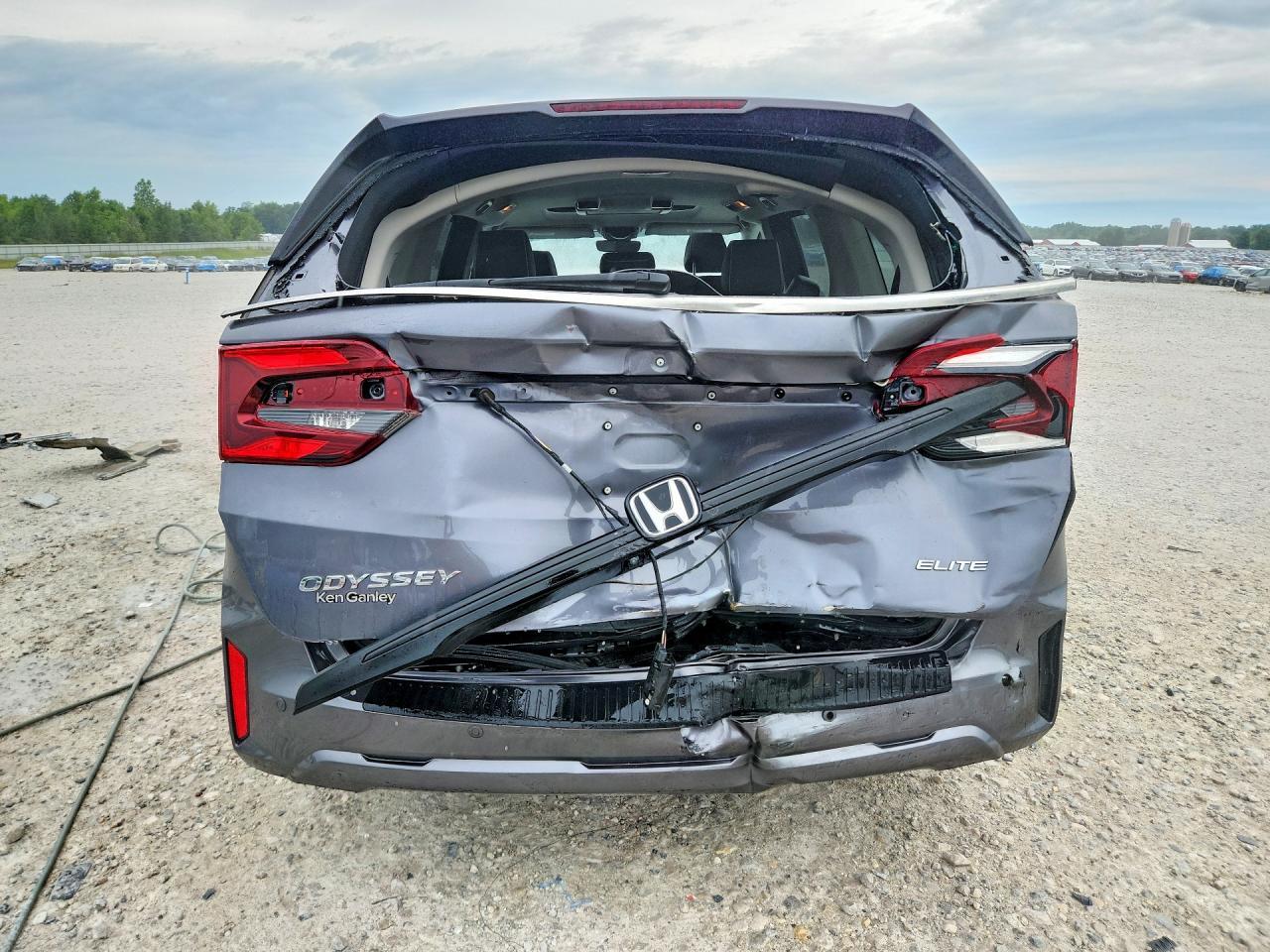2025 Honda Odyssey Elite - Фото 6
