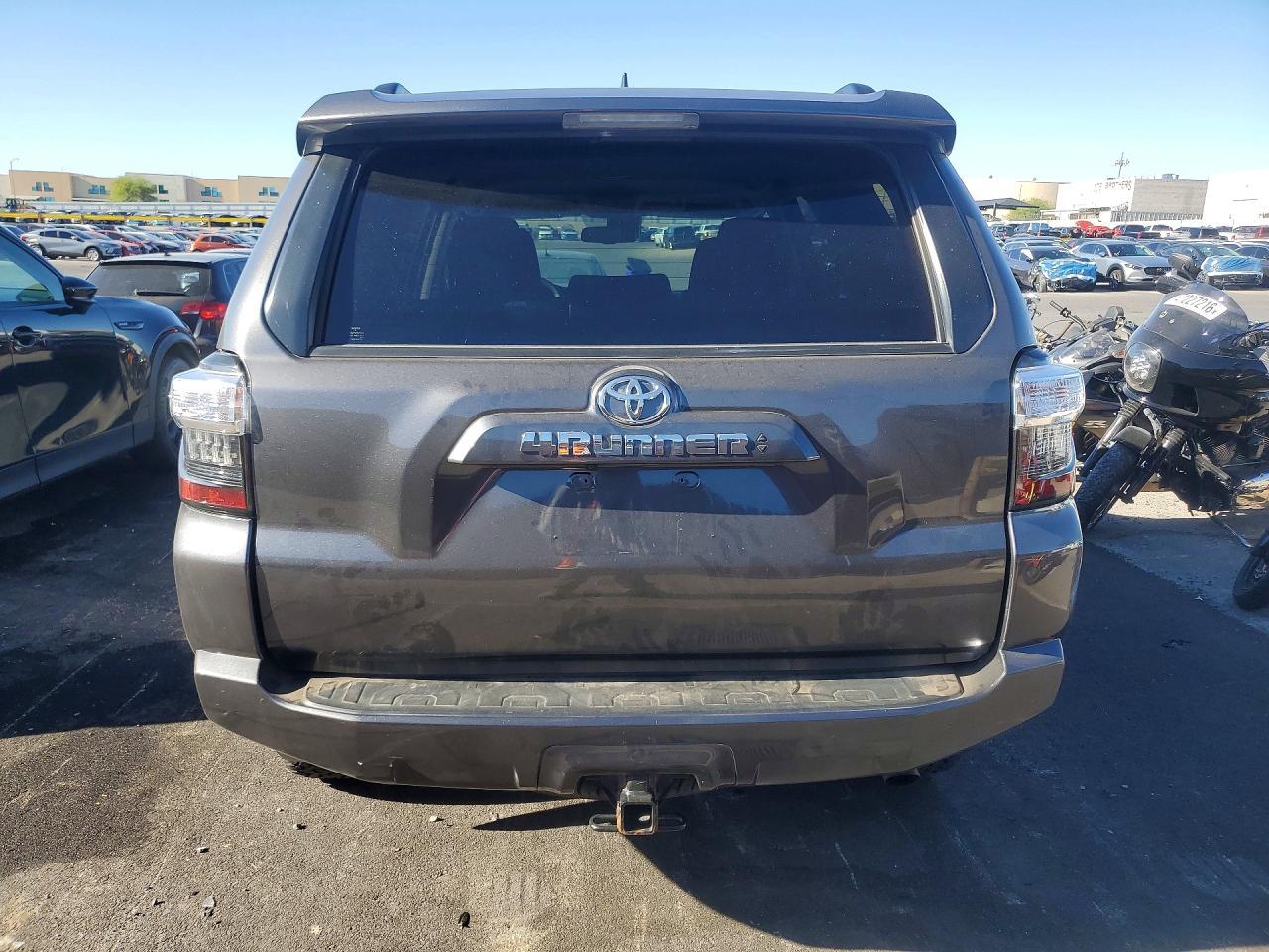 2021 Toyota 4Runner Sr5 - Image 6