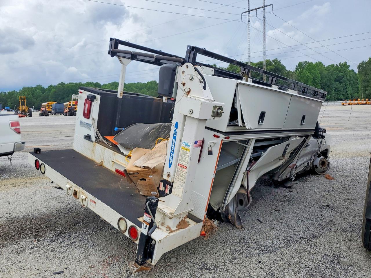 2019 Ford F350 Super Duty Utility / Service Truck - Image 3