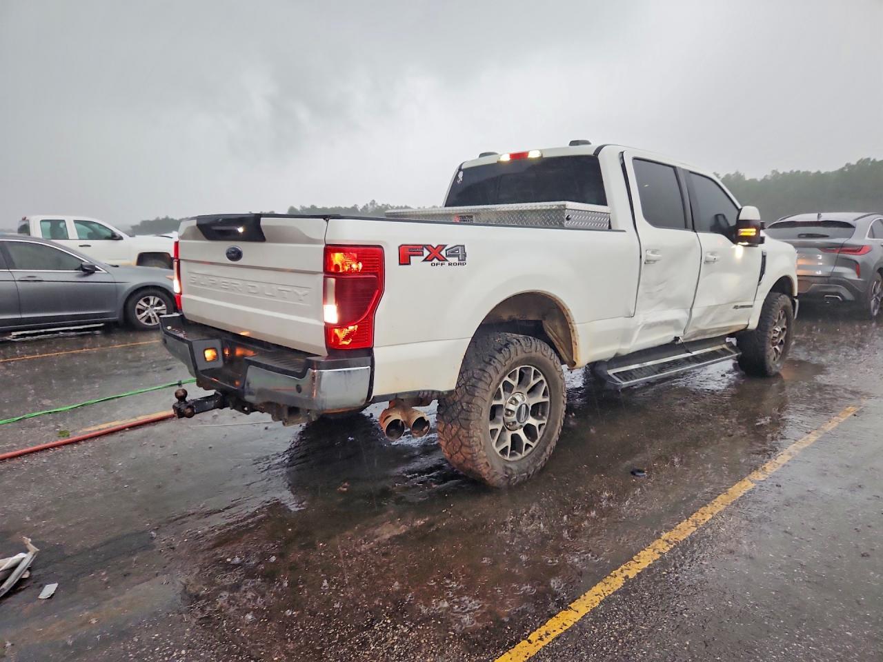 2021 Ford F250 Super Duty - Фото 3
