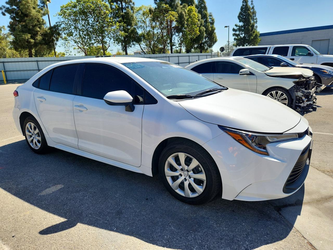 2025 Toyota Corolla Le - Фото 4