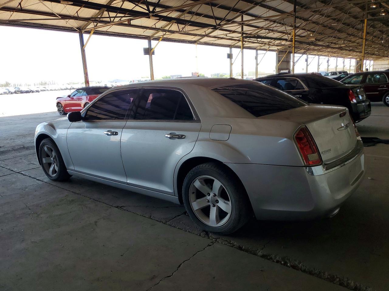2011 Chrysler 300 Limited - Фото 2