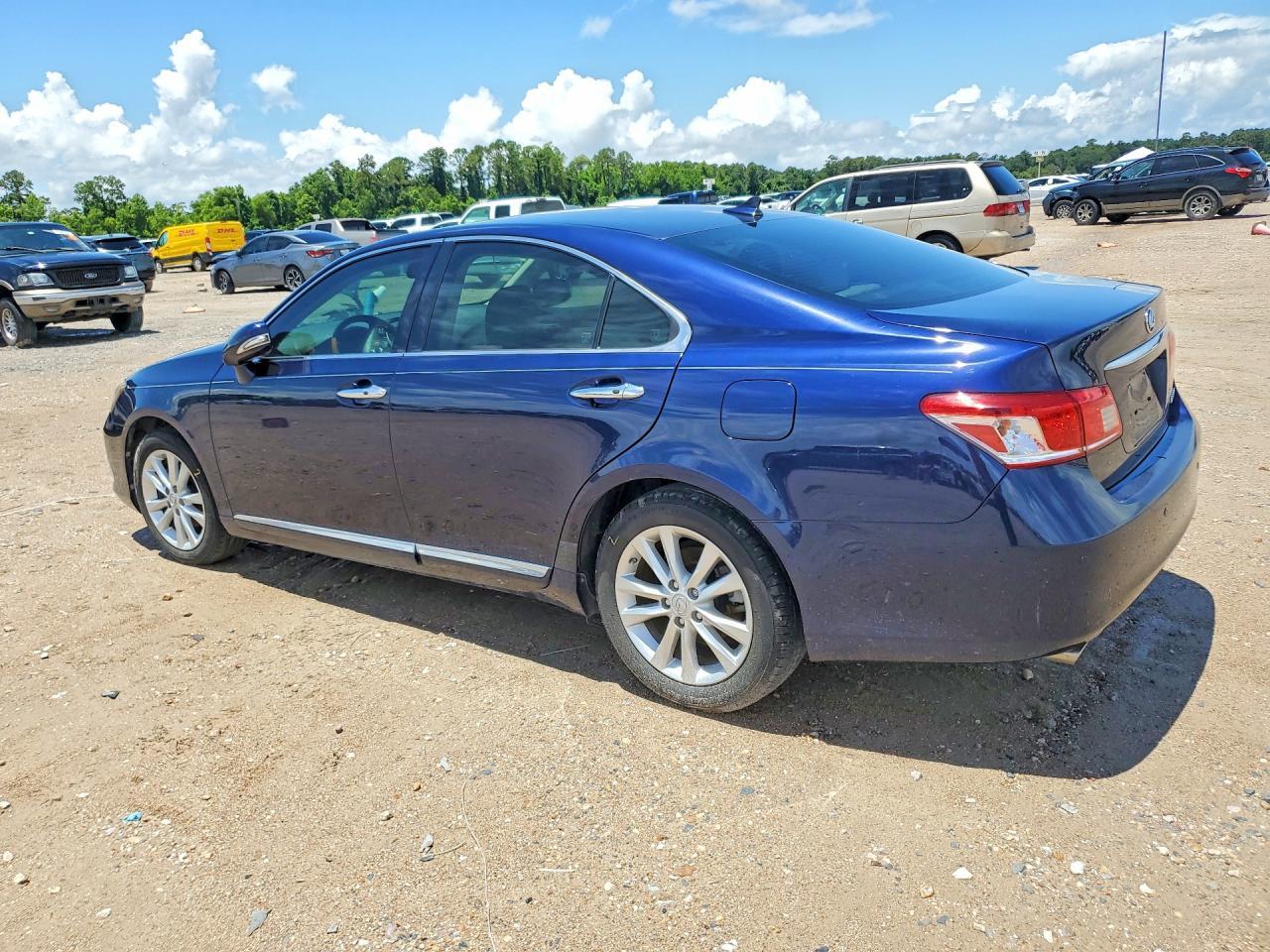 2011 Lexus Es 350 - Фото 2