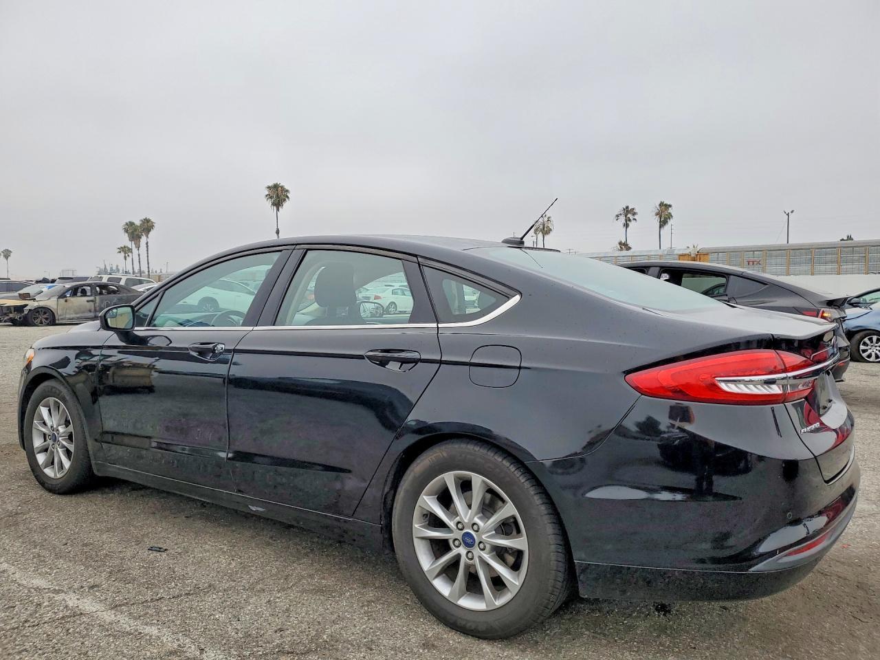 2017 Ford Fusion Se - Фото 2