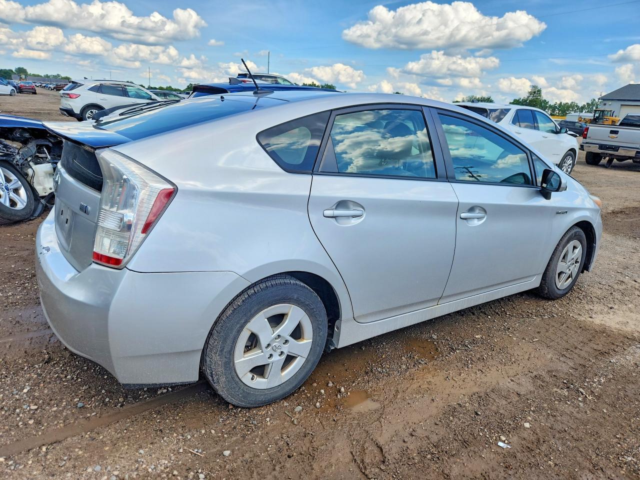 2011 Toyota Prius Two - Фото 3