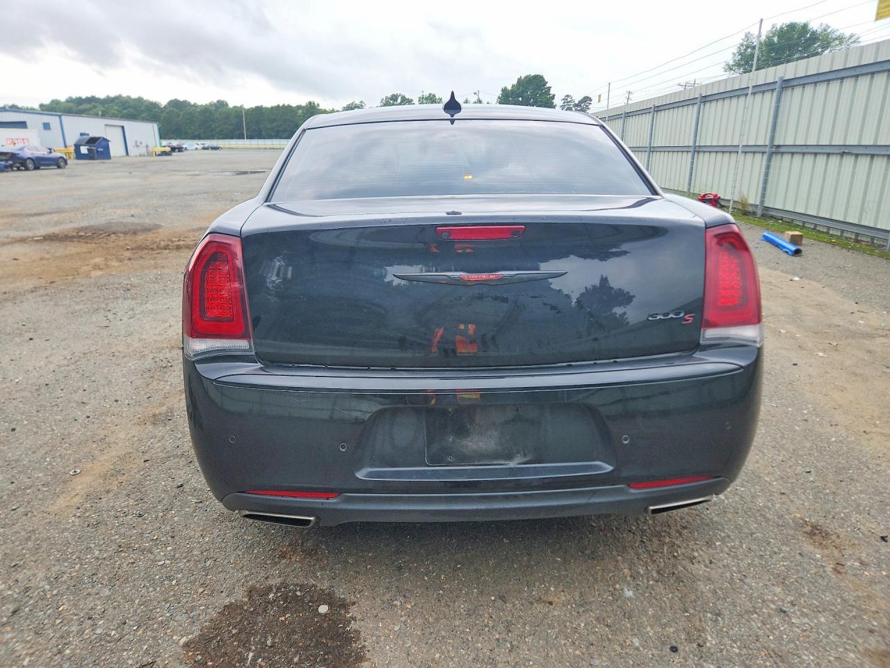 2022 Chrysler 300 S - Фото 6
