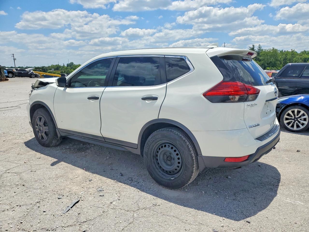 2017 Nissan Rogue S - Фото 2