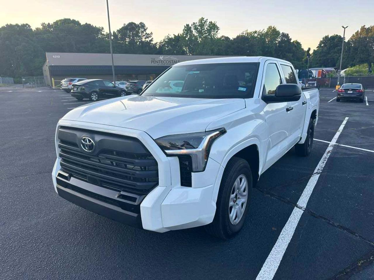 2025 Toyota Tundra Sr - Фото 2