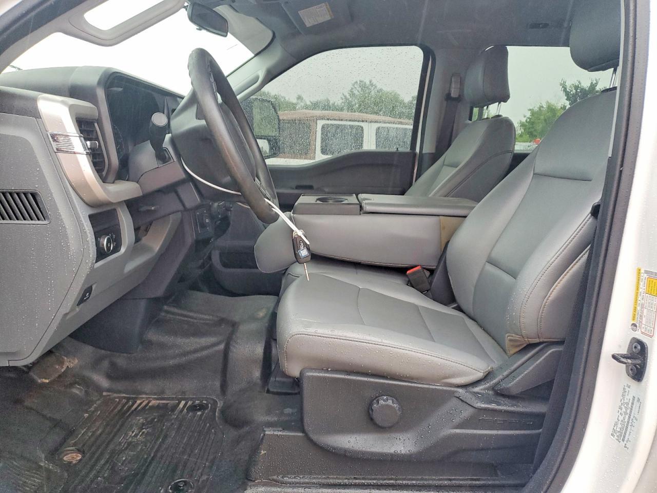 2025 Ford F350 Super Duty - Image 7