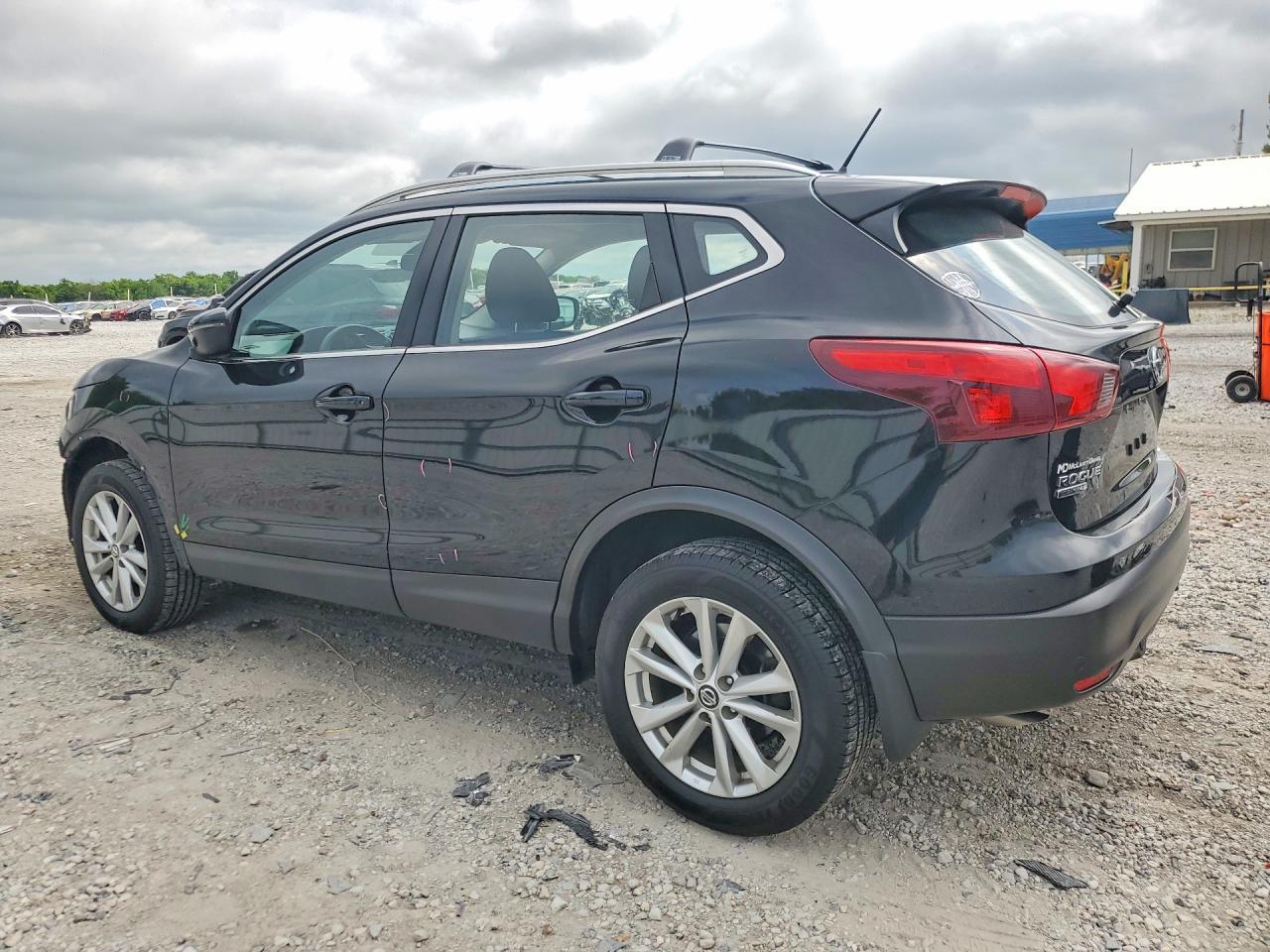 2019 Nissan Rogue Sport Sv - Image 2