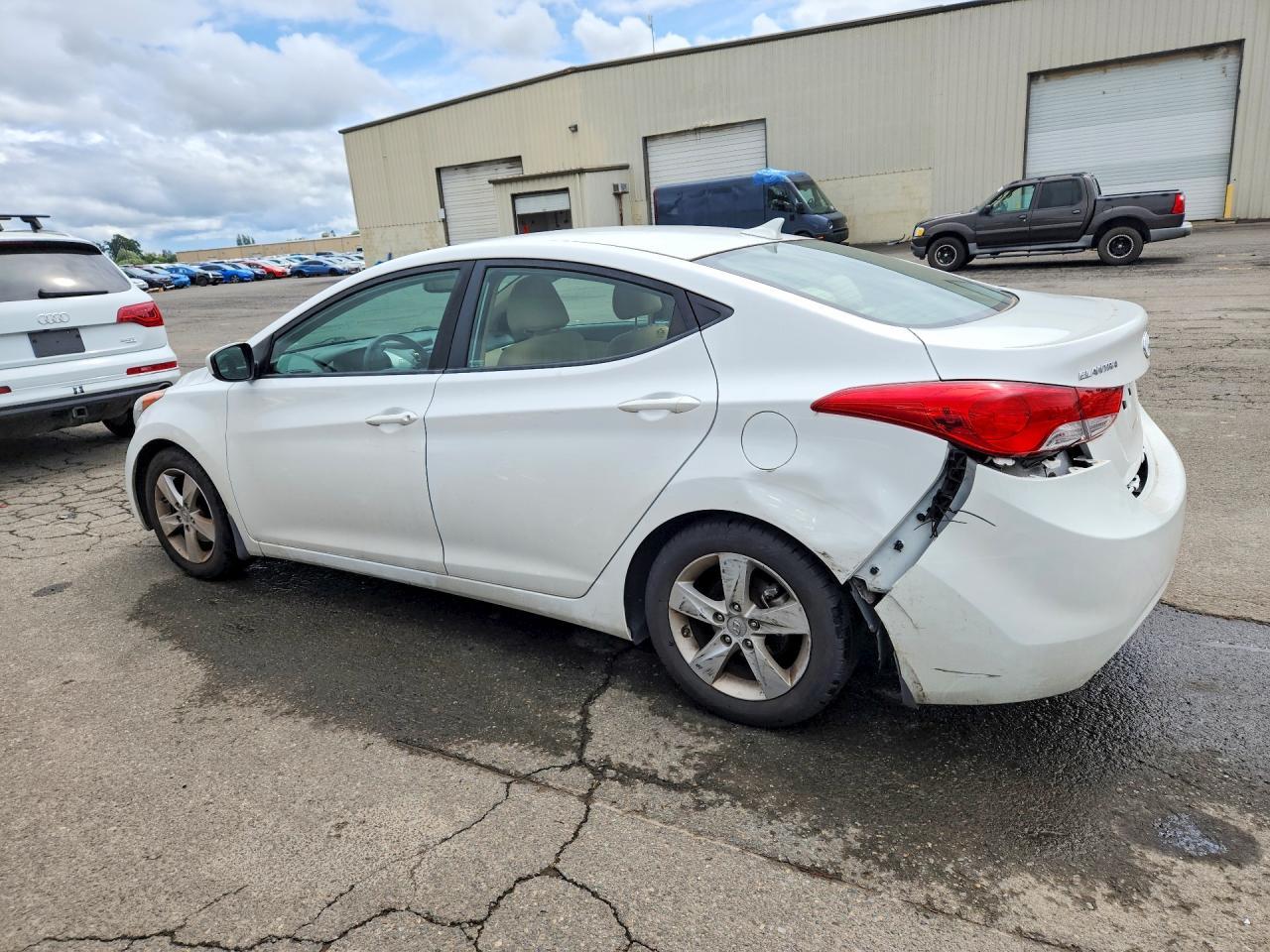 2013 Hyundai Elantra Gls - Image 2