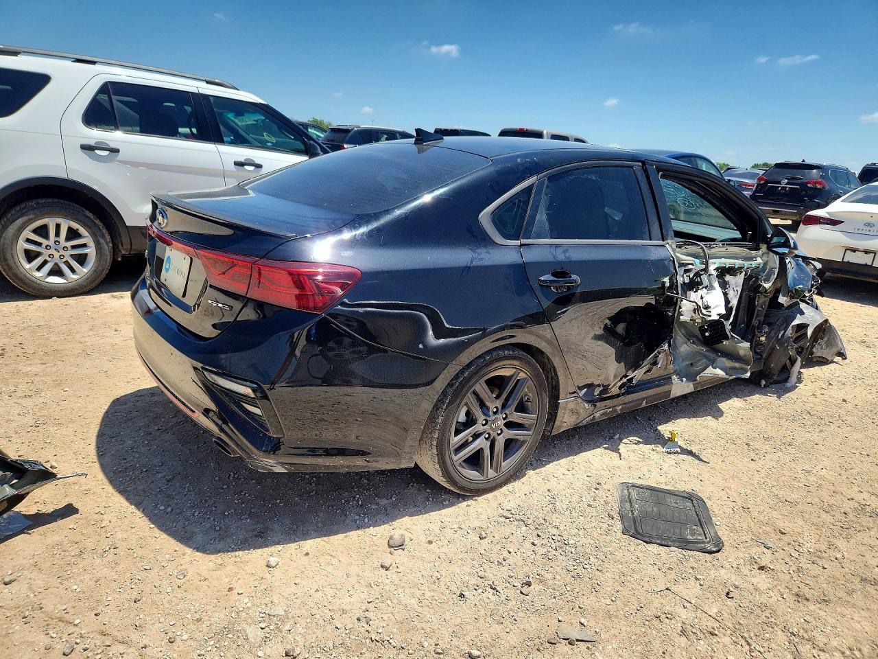2021 Kia Forte Gt Line - Фото 3