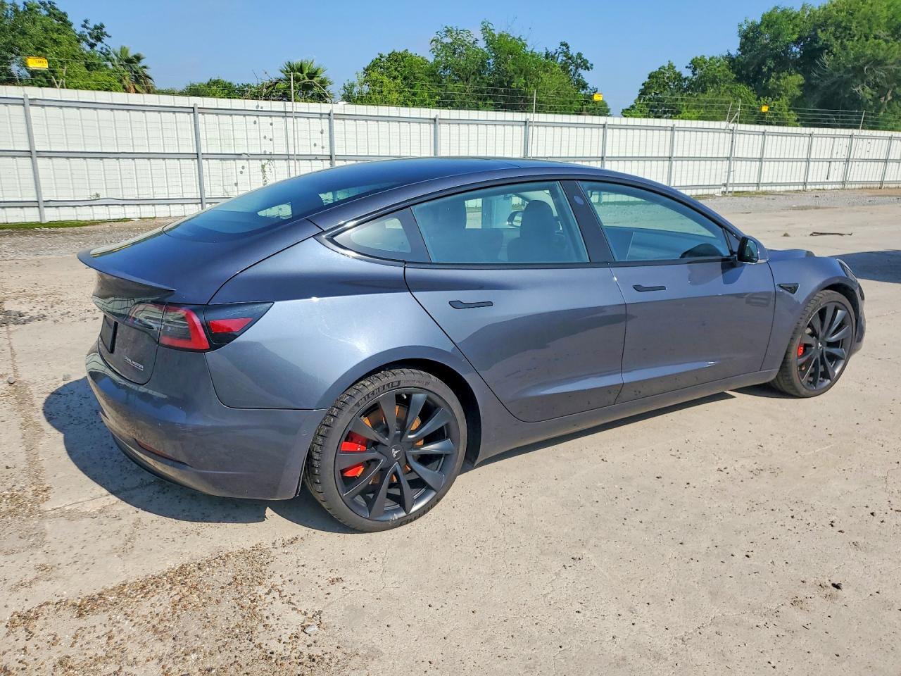 2020 Tesla Model 3 - Фото 3