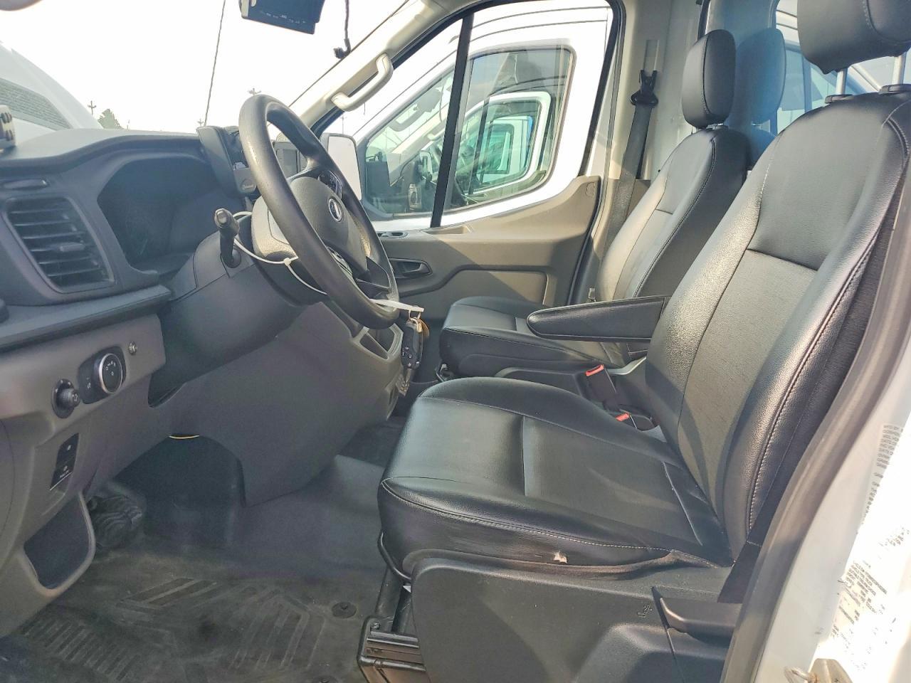 2023 Ford Transit - Refrigerated Box Truck - Фото 7