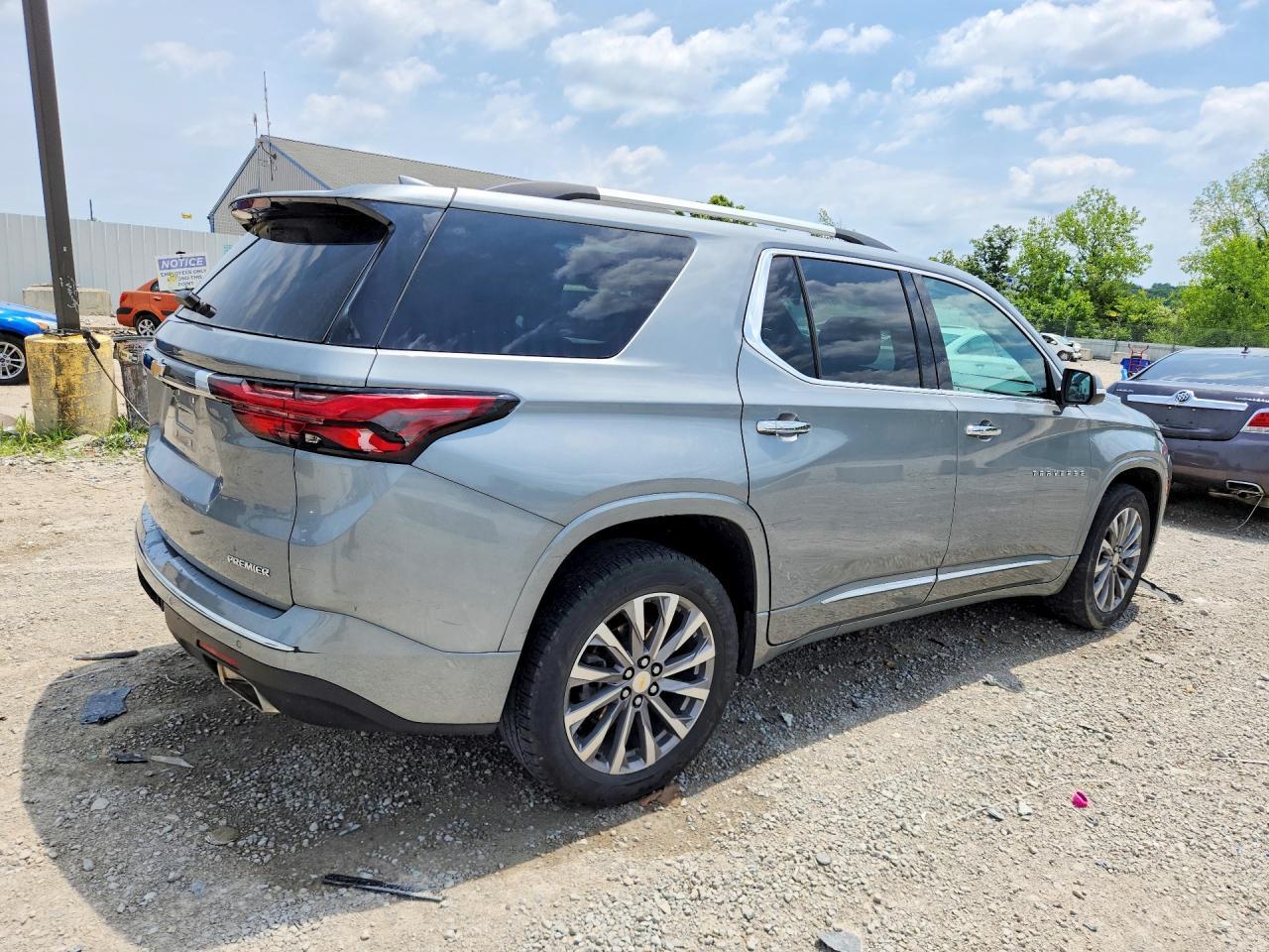 2023 Chevrolet Traverse Premier - Image 3