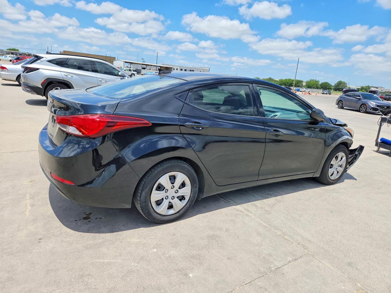 2016 Hyundai Elantra Se - Фото 3
