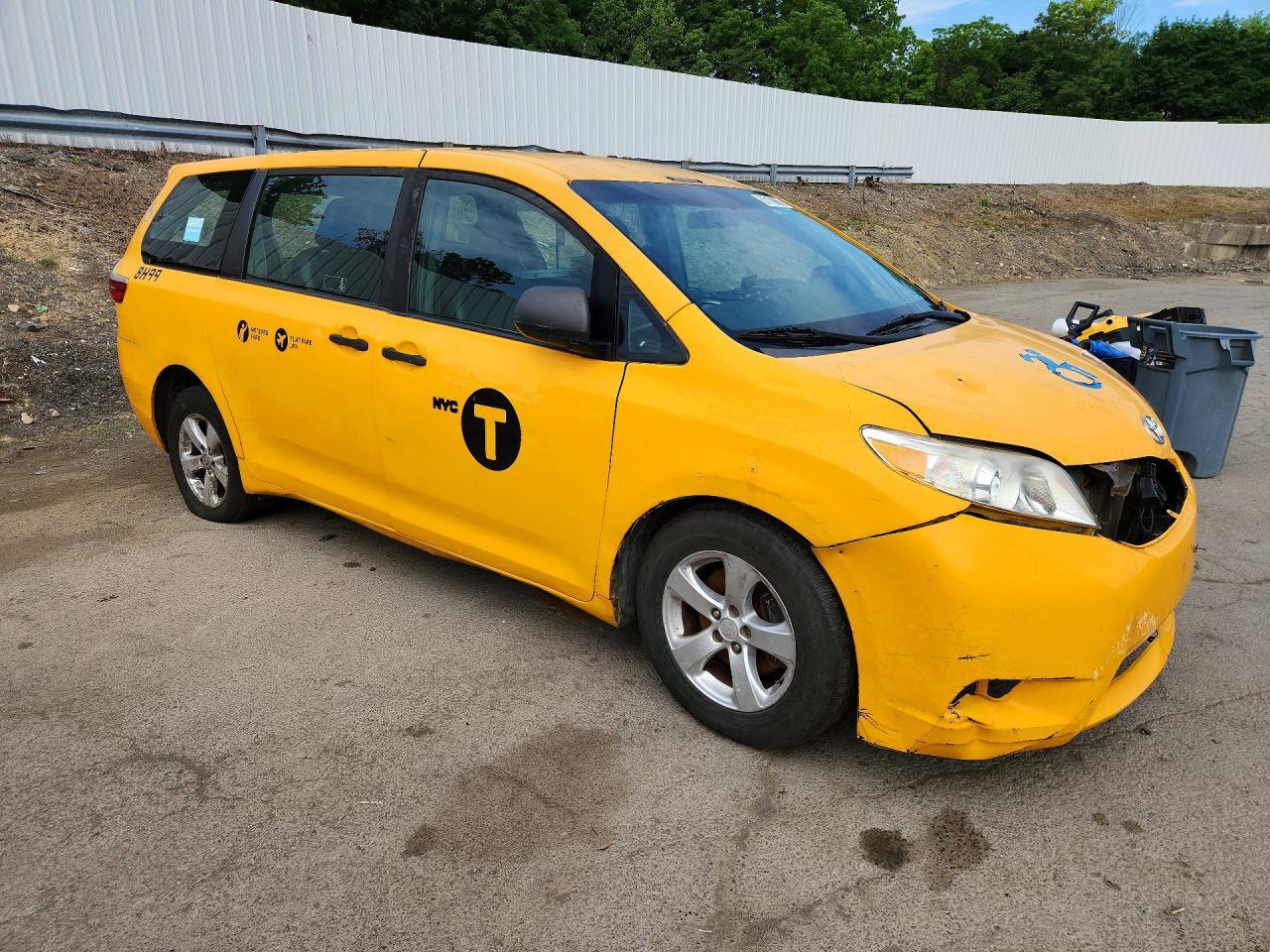 2017 Toyota Sienna - Фото 4