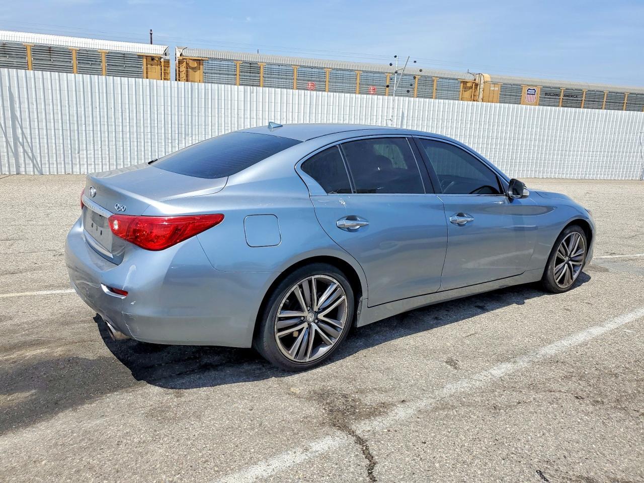 2015 Infiniti Q50 Premium - Image 3