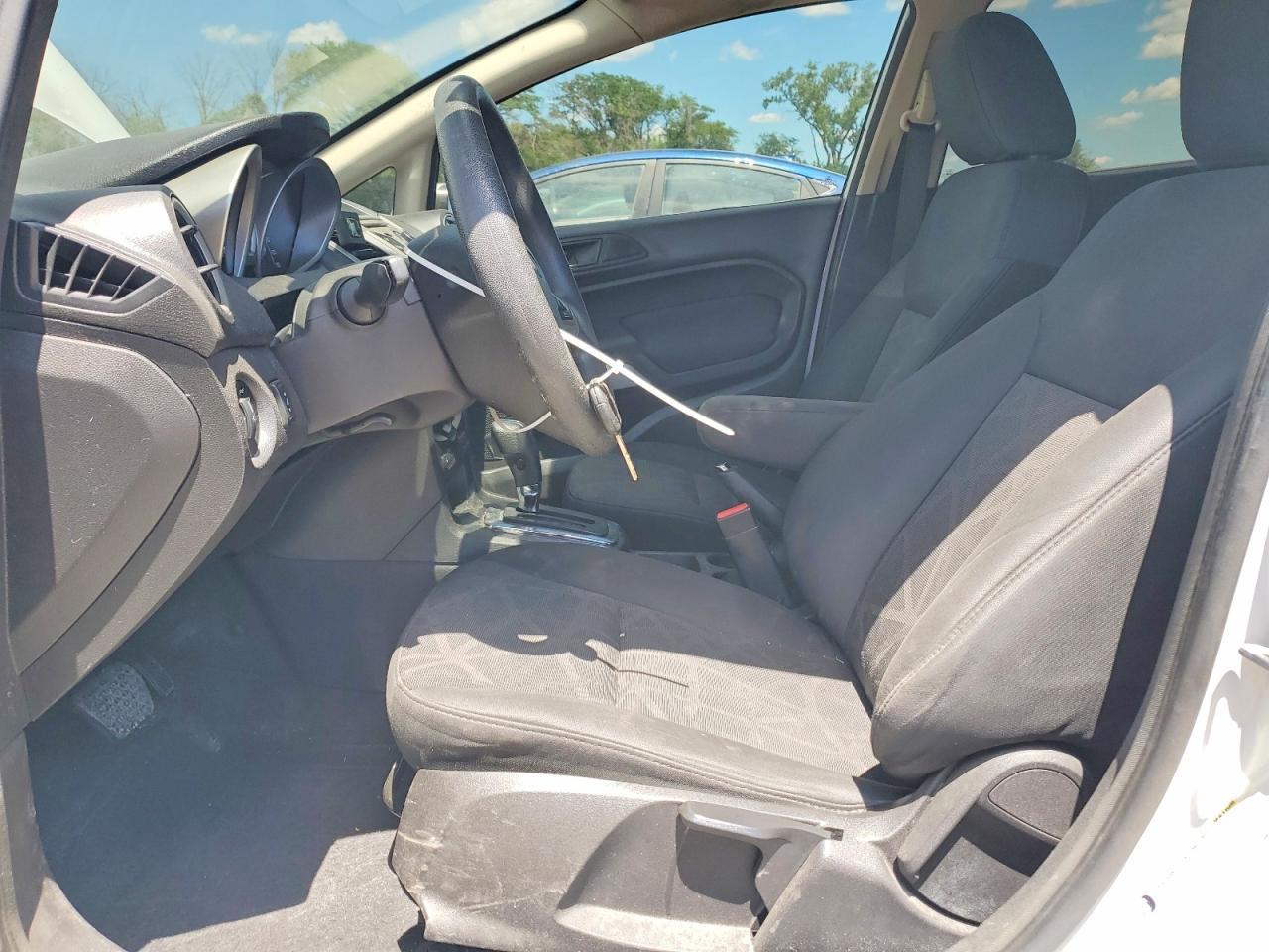 2012 Ford Fiesta Se - Фото 7