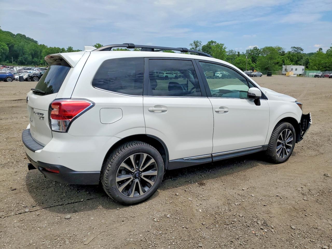 2017 Subaru Forester 2.0Xt Touring - Фото 3