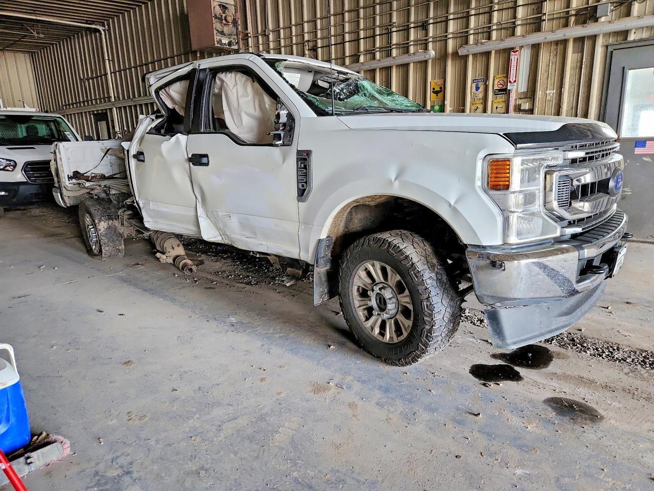 2022 Ford F250 Super Duty - Фото 4
