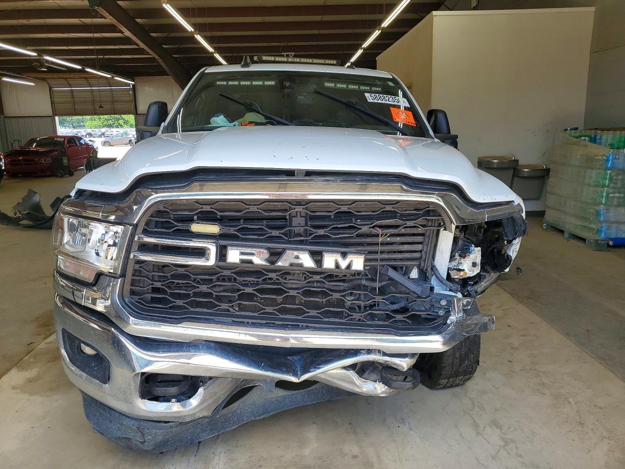 2024 Ram 3500 Tradesman - Фото 5