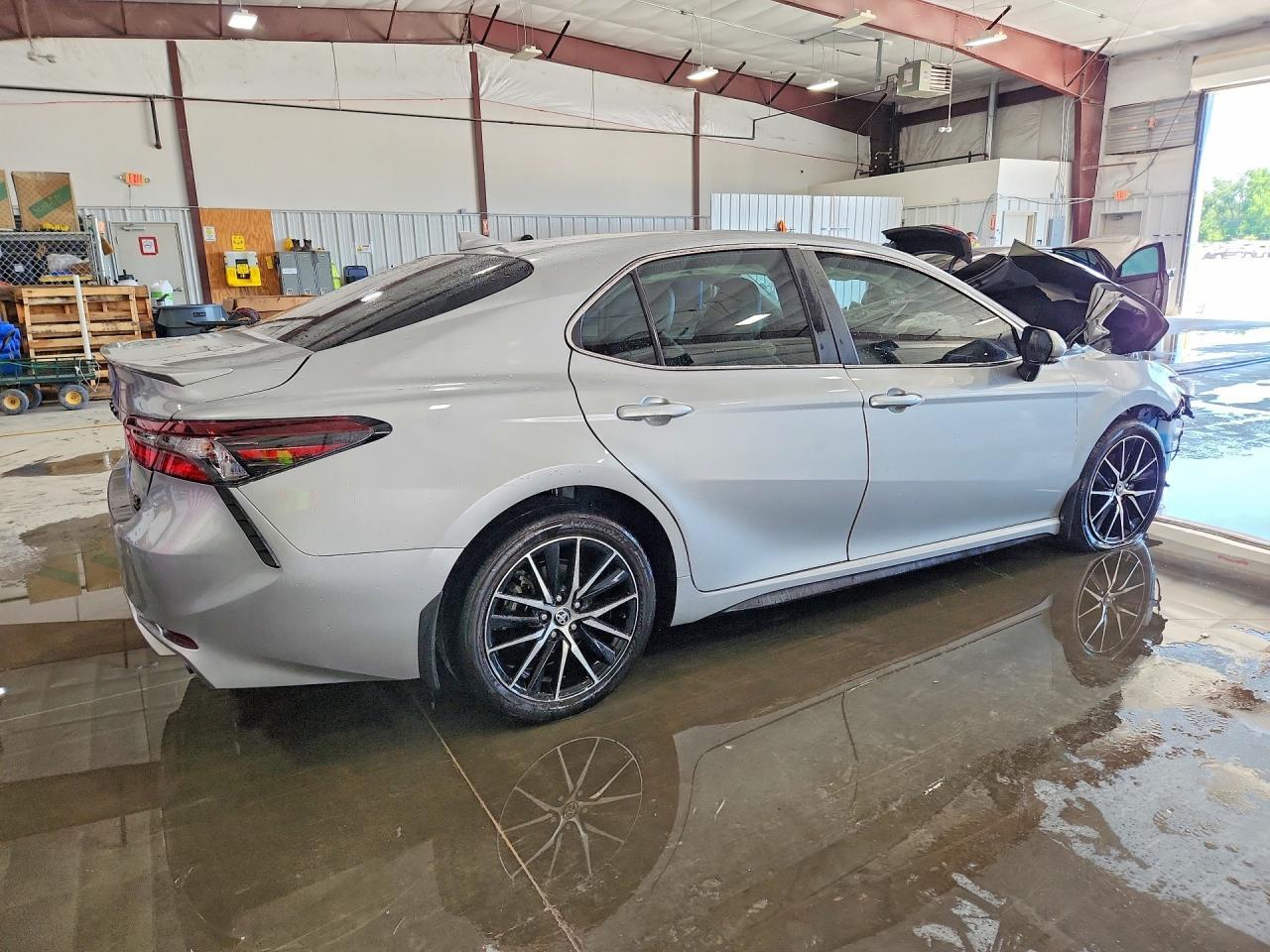 2024 Toyota Camry Se - Фото 3