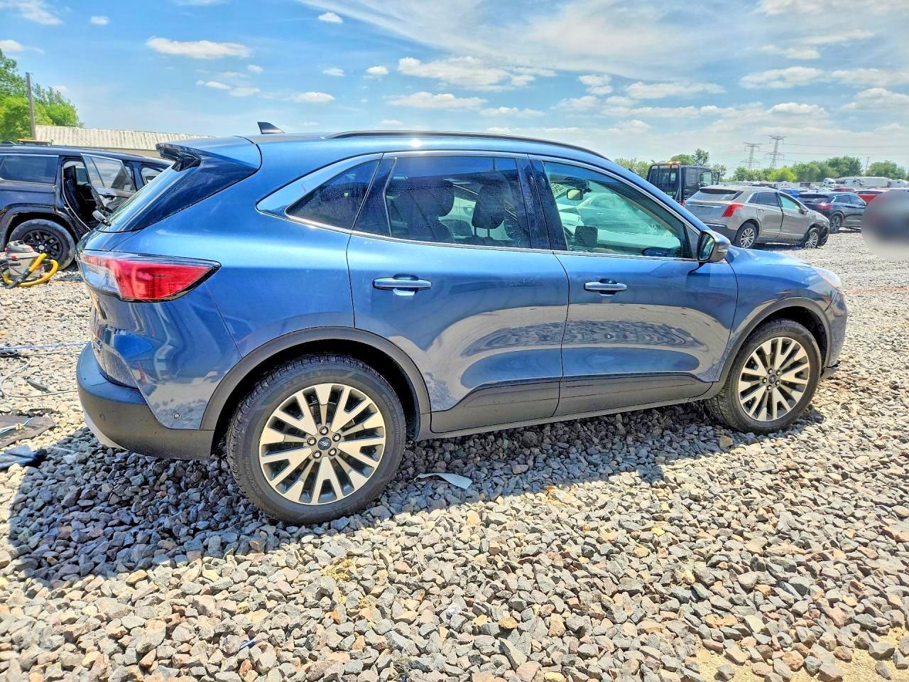 2020 Ford Escape Titanium - Фото 3