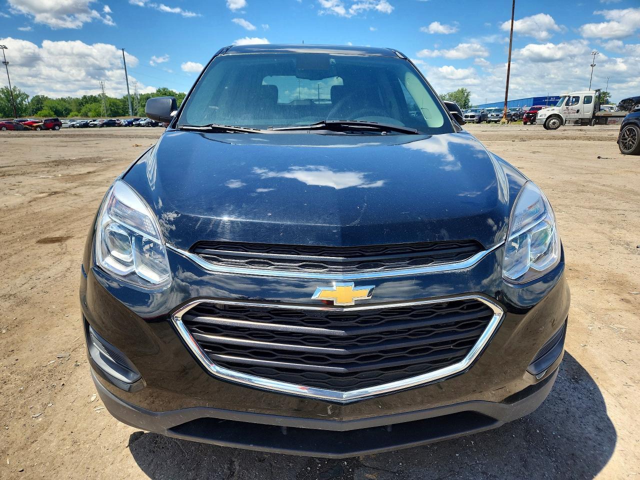 2017 Chevrolet Equinox Ls - Image 5