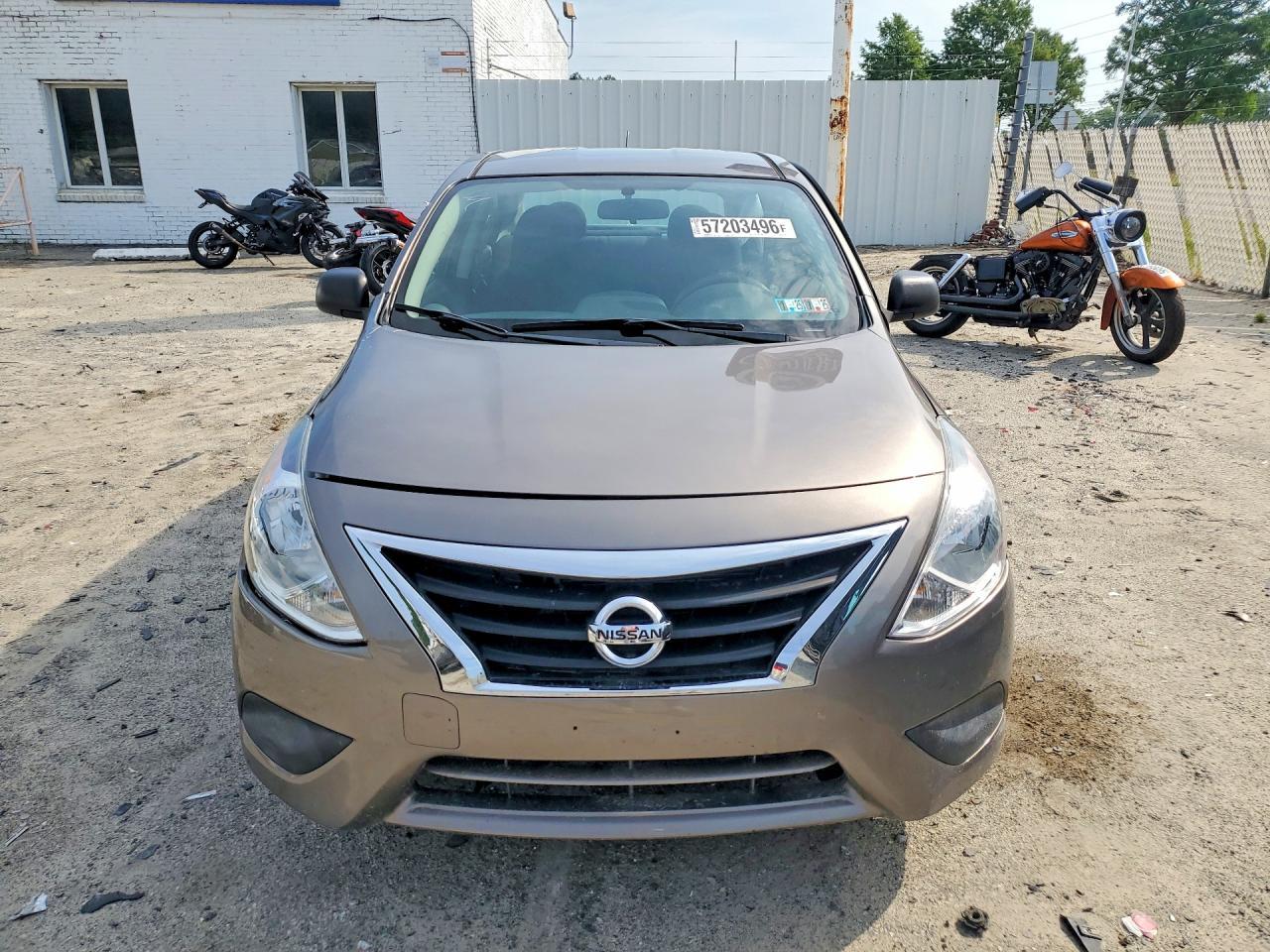 2015 Nissan Versa 1.6 S Plus - Image 5