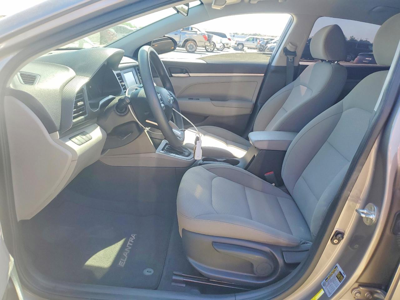 2020 Hyundai Elantra Se - Фото 7
