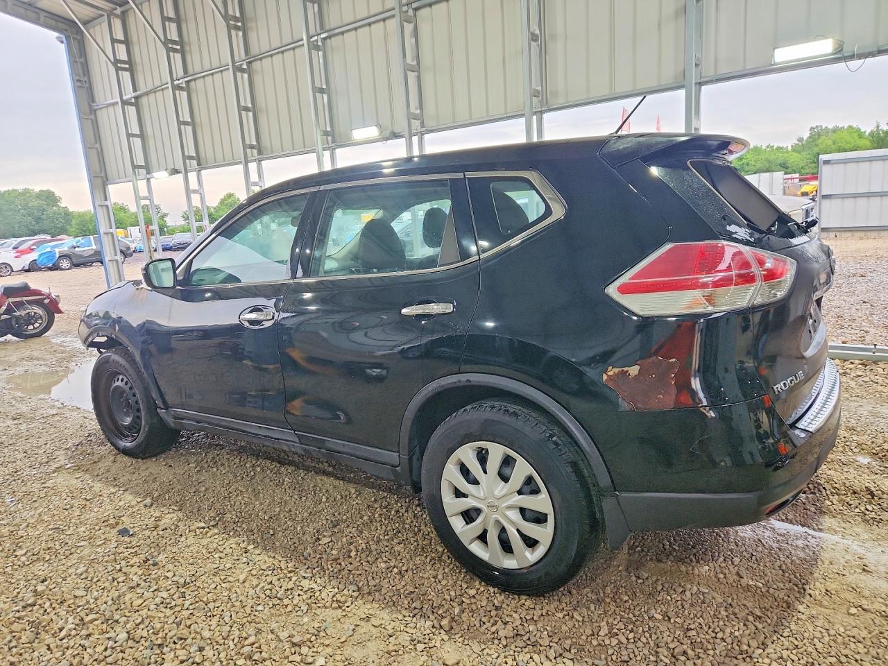 2015 Nissan Rogue S - Image 2